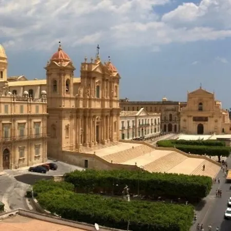 Da Francesco E Graziella Appartement Noto